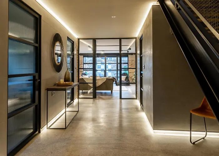 - House - 6 - Garden - Location