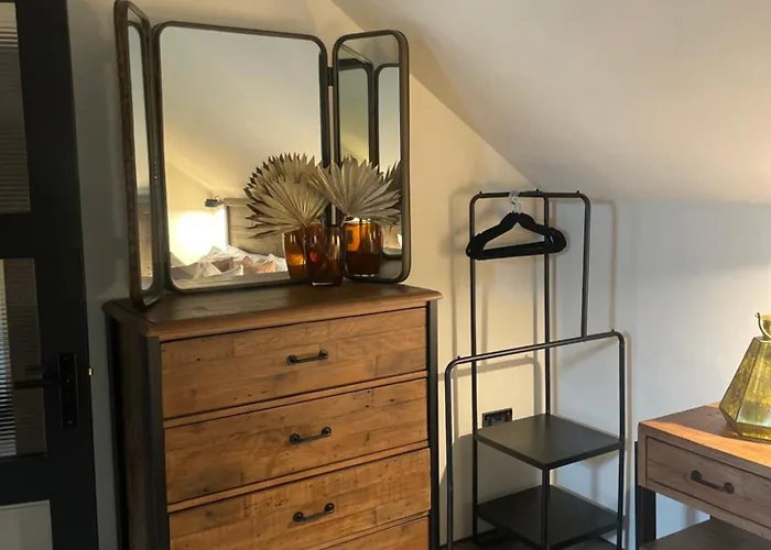 - House - 6 - Garden - Location * York