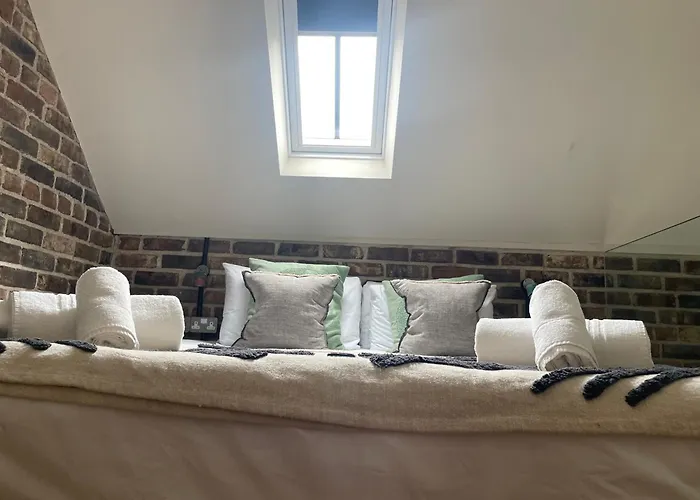 - House - 6 - Garden - Location * York