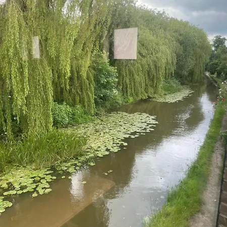 - House - 6 - Garden - Location