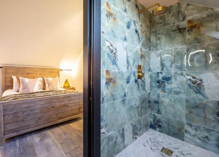 - House - 6 - Garden - Location York