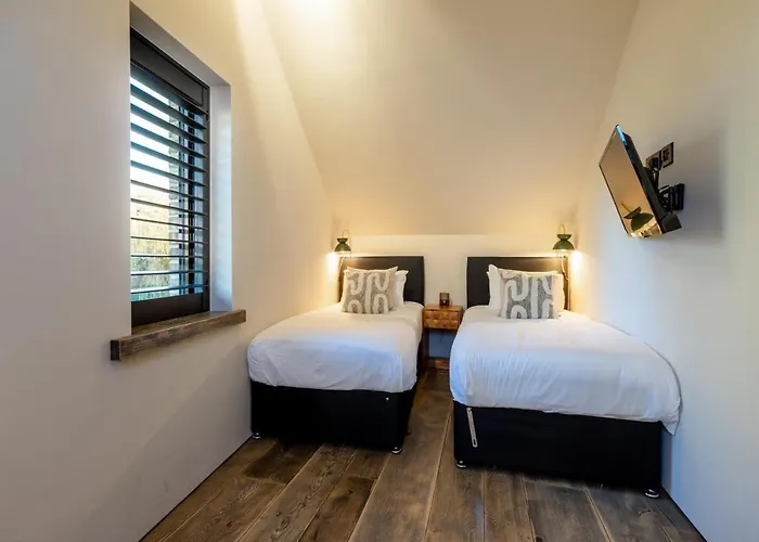 - House - 6 - Garden - Location *