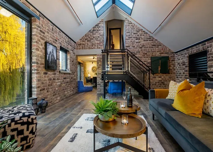 - House - 6 - Garden - Location * York